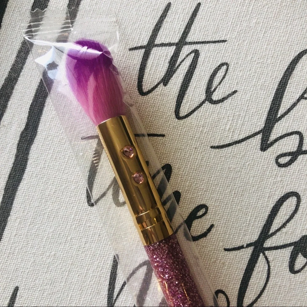 Make up brush‎ new in package pink & rhinestones